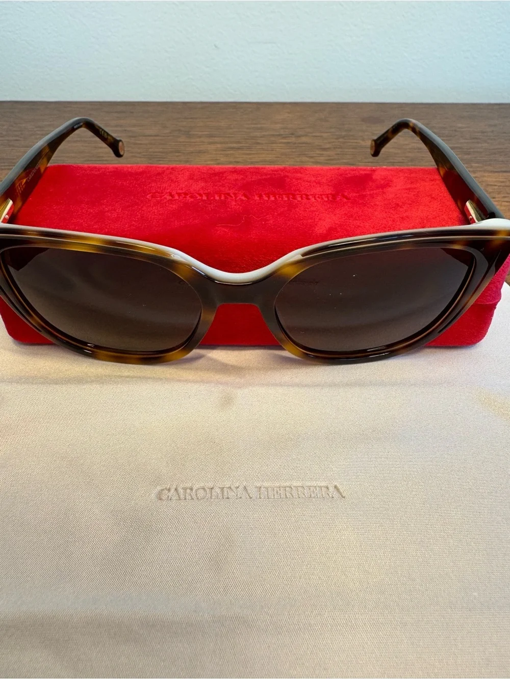 NWOT Carolina Herrera HER 0144/S Havana Square Sunglasses w/Box & Cloth
